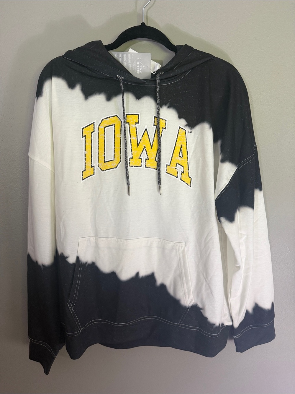 Tie-Dye Iowa Hawkeyes Pullover Hoodie - Black, White & Yellow Lettering